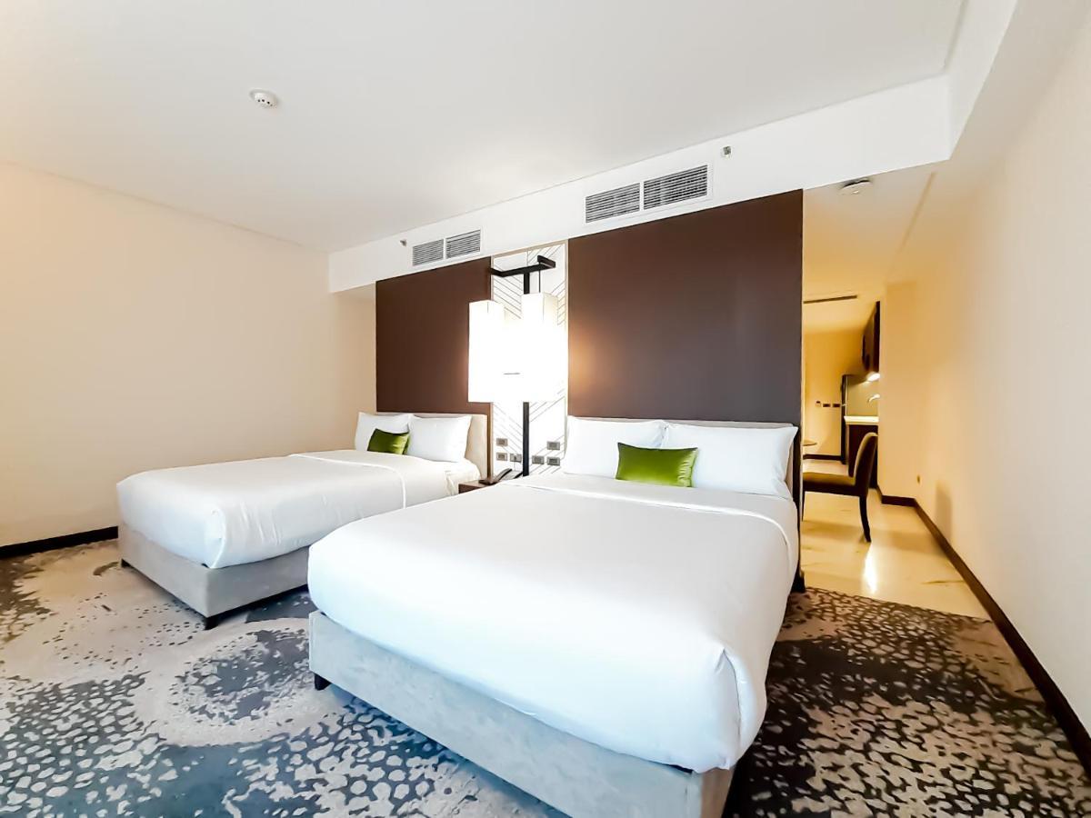 The Excelsior Hotel Las Piñas Εξωτερικό φωτογραφία