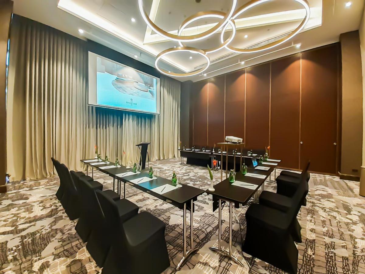 The Excelsior Hotel Las Piñas Εξωτερικό φωτογραφία